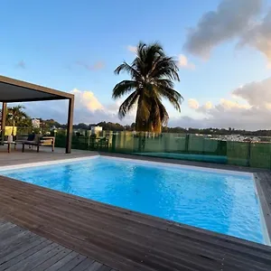 Joli Cosy Avec Piscine Les Abymes